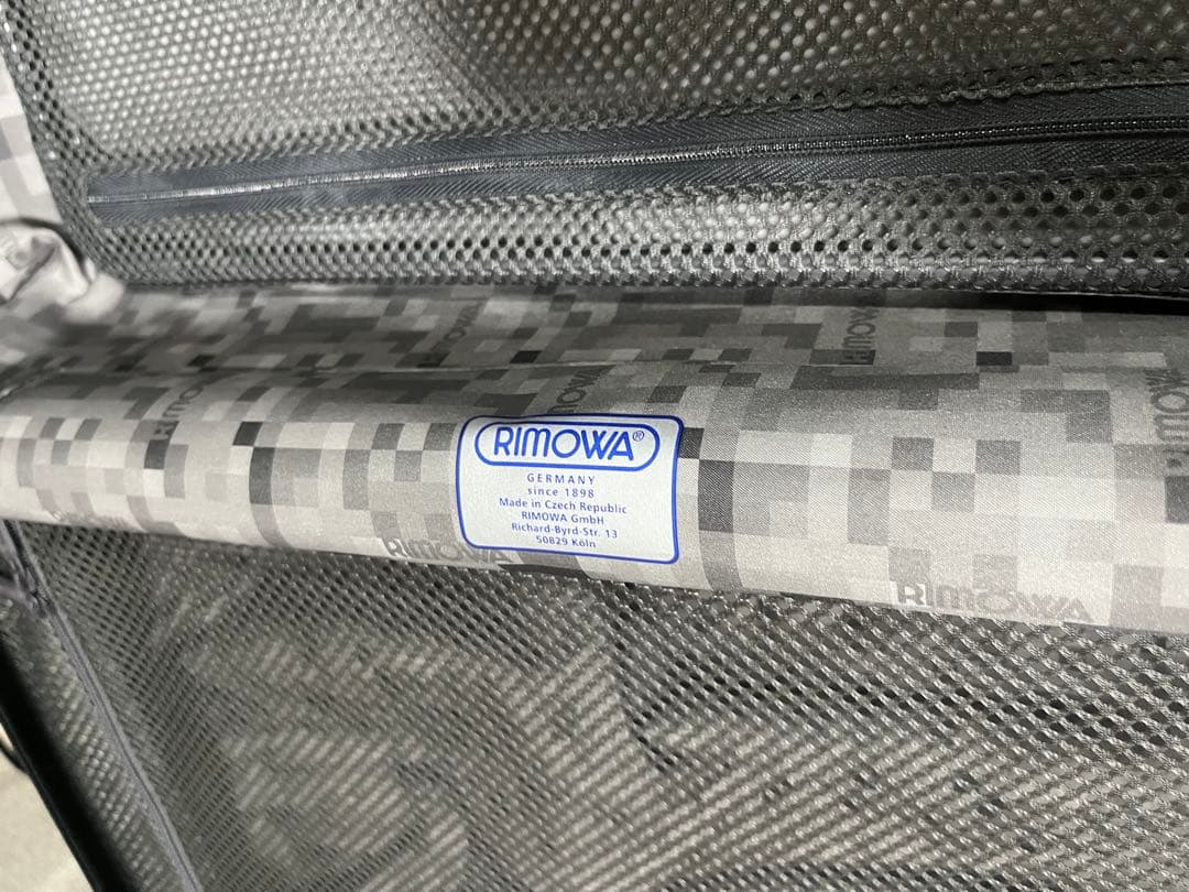 最終値下げ【美品】リモワ　サルサ　35L 4輪　マットブラック　機内持込　TSA