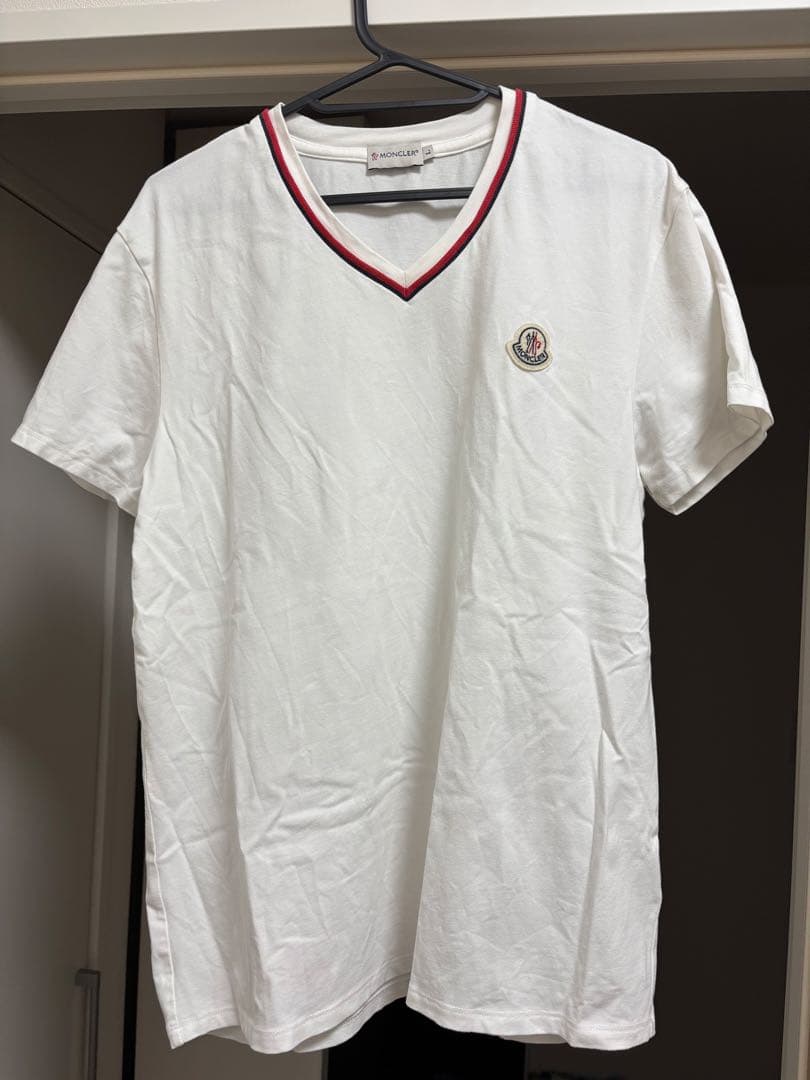 MONCLER ホワイト Vネック Tシャツ