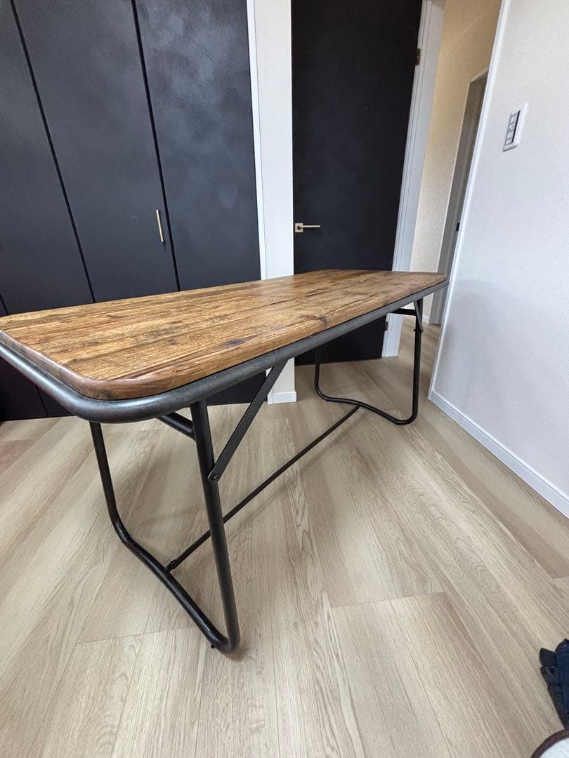クラッシュゲート　アイアンダイニングテーブル