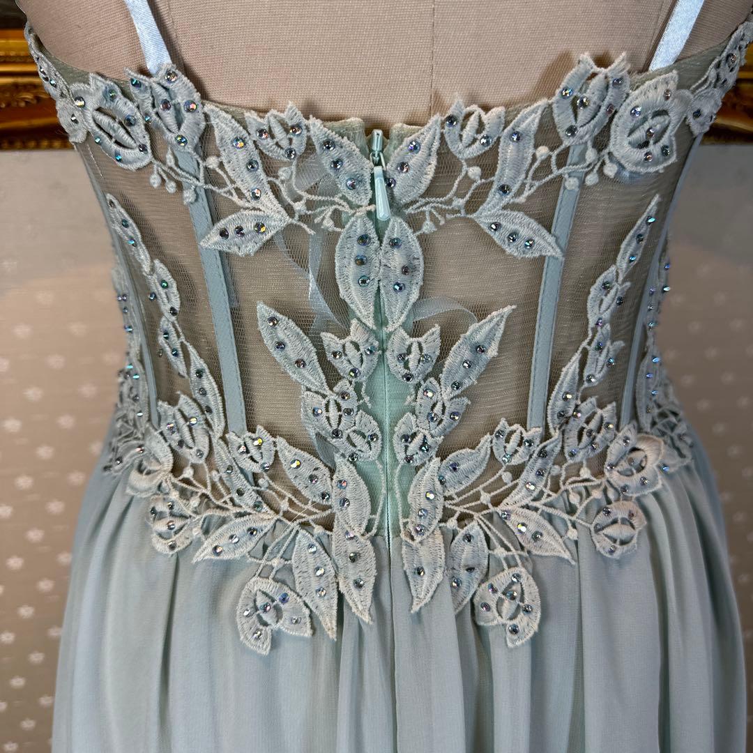 ミントグリーン刺繍スリーブレスロングドレス