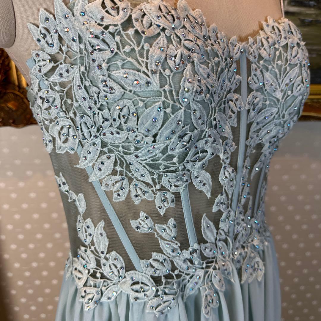 ミントグリーン刺繍スリーブレスロングドレス