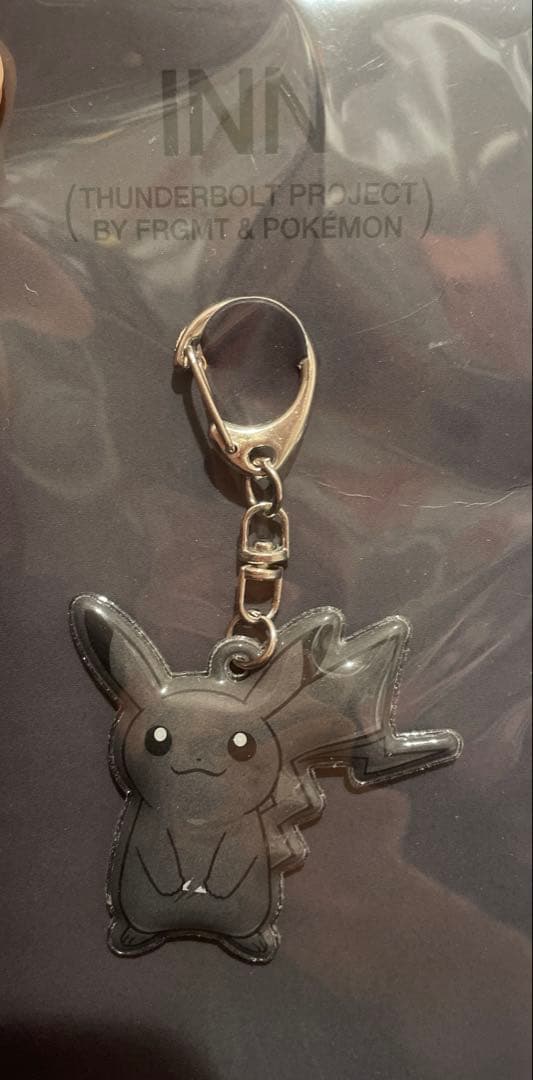 【超激レア‼︎】ブラックピカチュウ　キーホルダー　ポケモン