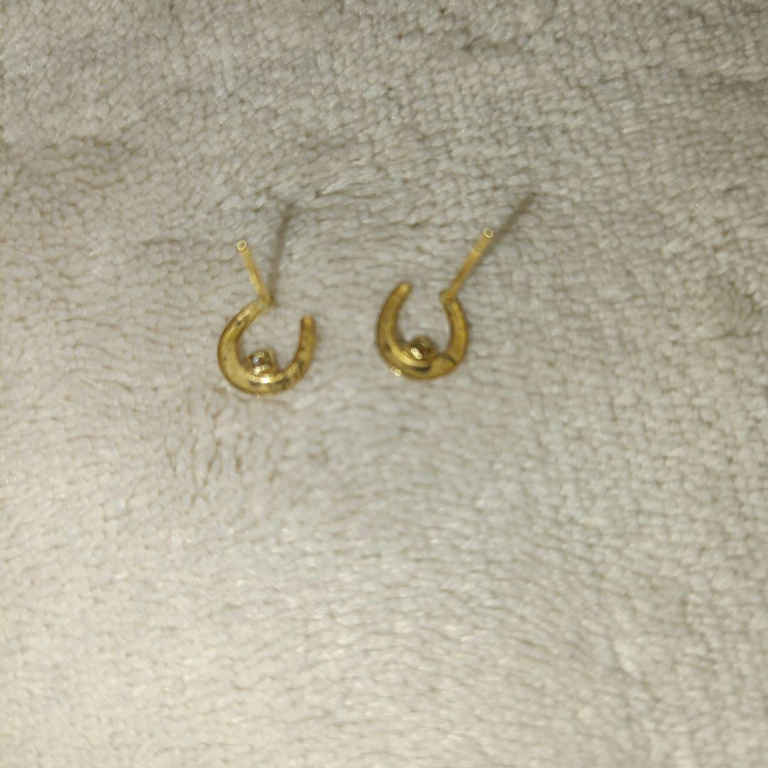 【新品未使用】18金 ダイヤ付き馬蹄ピアス