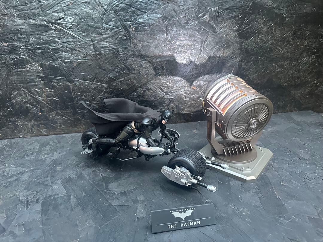 バッドマン & バットポッド (Dark Night) 組み立てキット