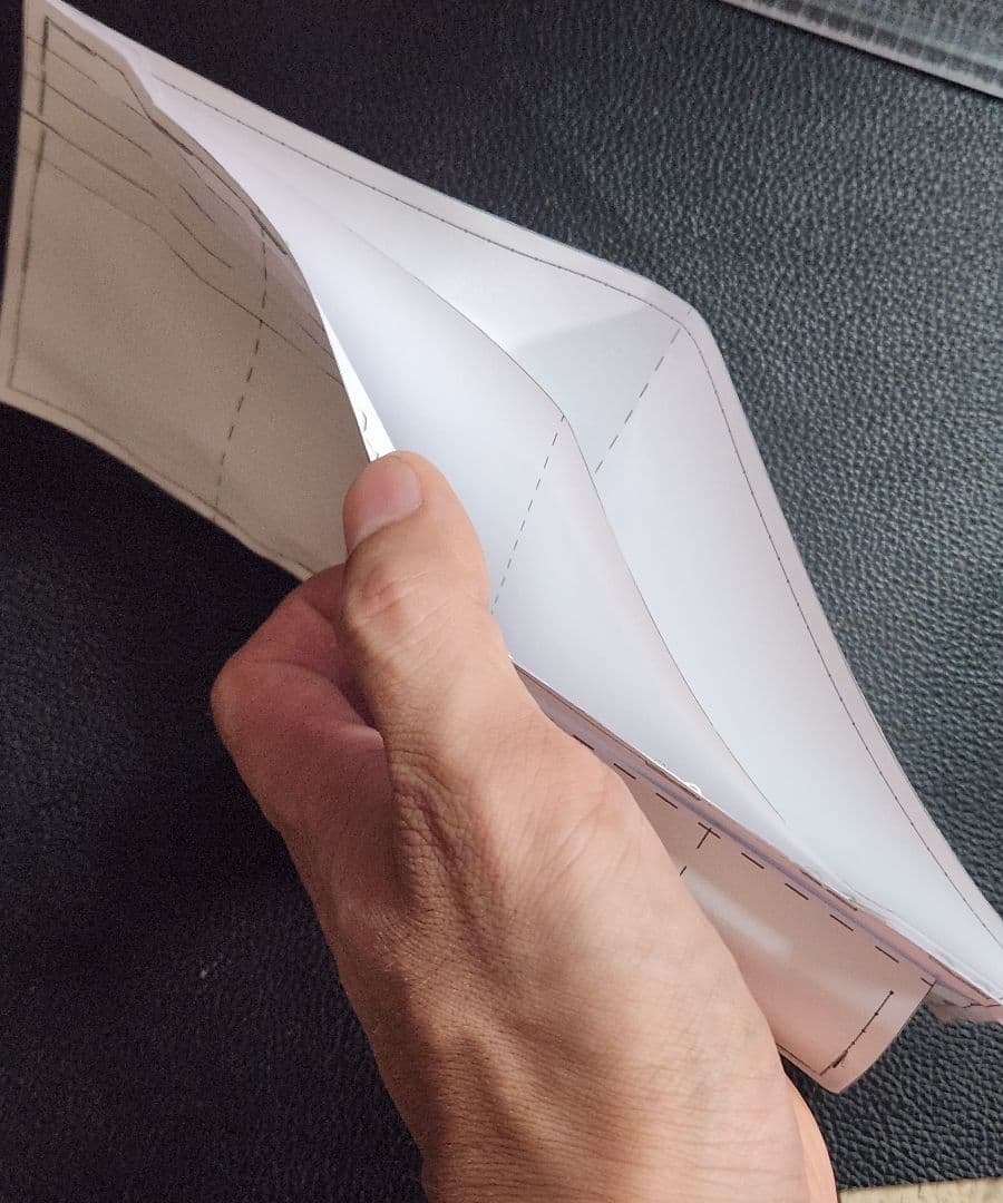 【 。。。ページ 】