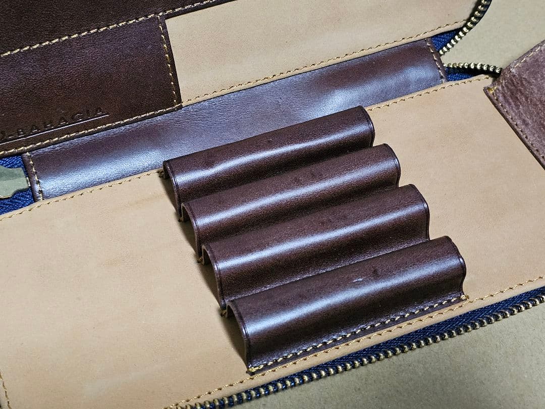 バハギア　ペンケース　ラウンドジップ型　プエブロ　オルテンシア