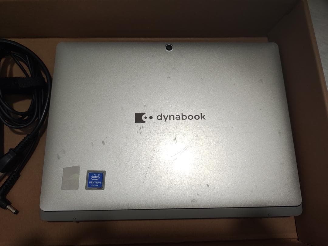 dynabook K60/FW タッチパネル対応 充電ケーブル、ケース付属