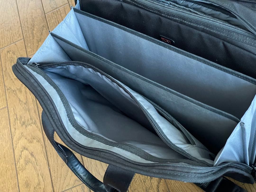 TUMI トゥミ ALPHA 2WAY エクスパンダブル ブリーフケース