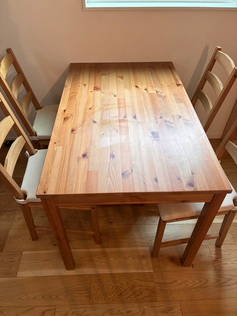 アキラ様　IKEAダイニングテーブル・チェア4脚の5点セット