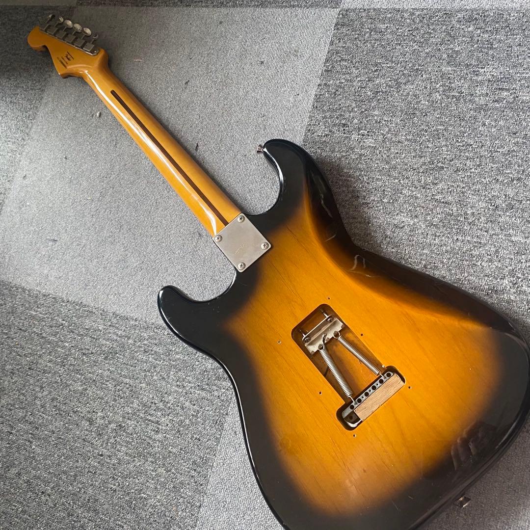 スクワイヤー By Fender ストラトキャスター ドット柄 バディガイカラー