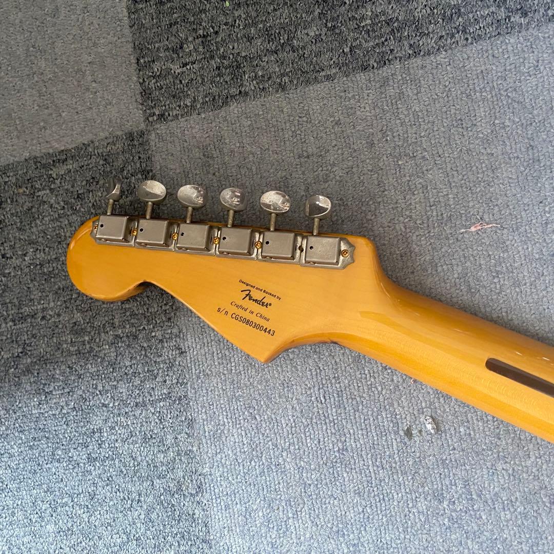 スクワイヤー By Fender ストラトキャスター ドット柄 バディガイカラー