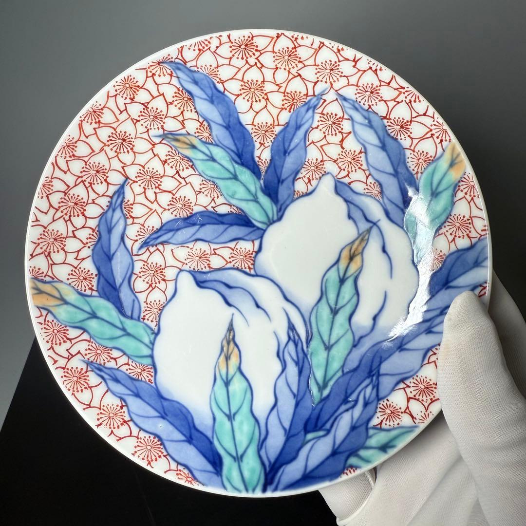 市川光春　鍋島藩御庭焼　色鍋島桜散桃文様高台皿　櫛高台　七宝繋ぎ
