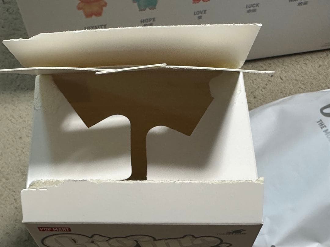 【正規品】ラブブ シークレットLabubu Big into Energy 新品