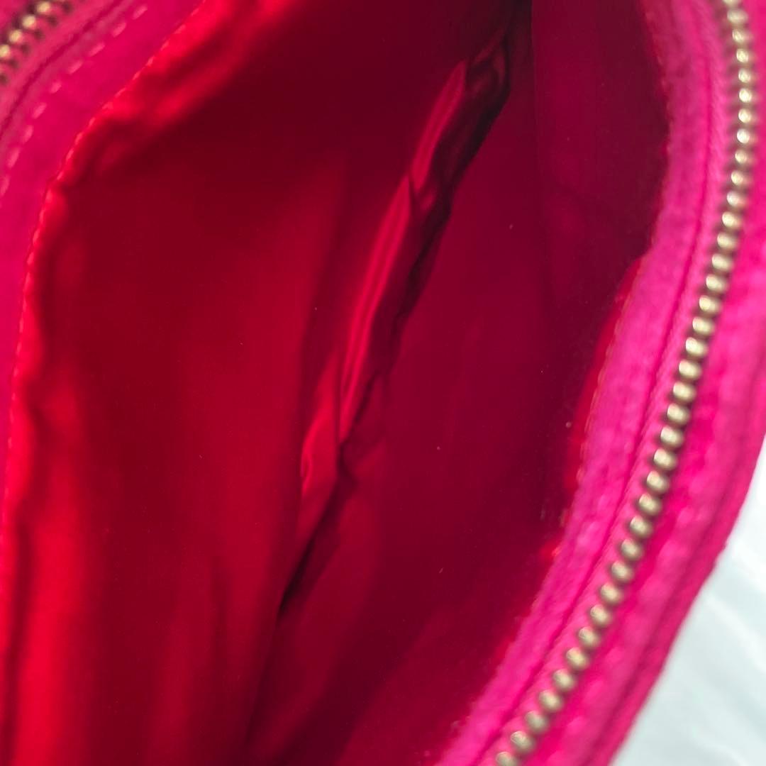 Fendi ピンク スエード ショルダーバッグ　マンマバケット