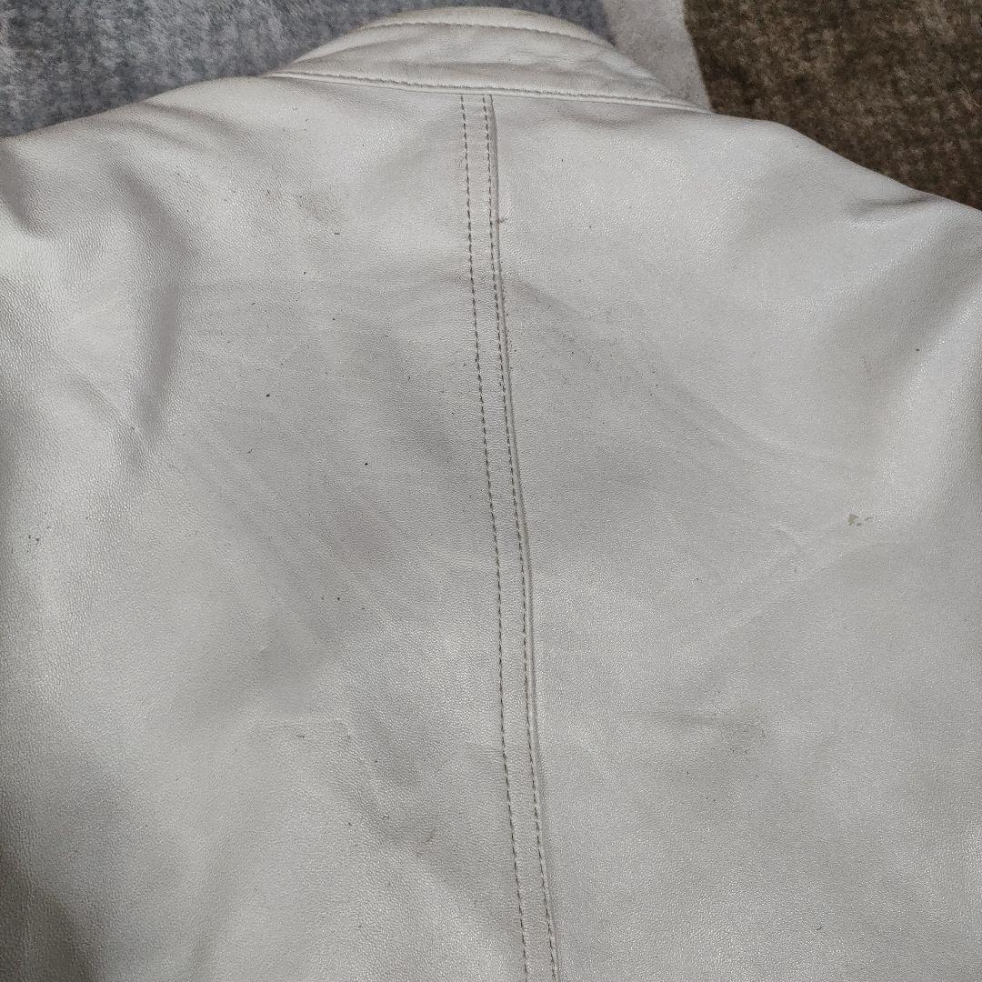イタリアカラー　ホワイトレザージャケット　本革