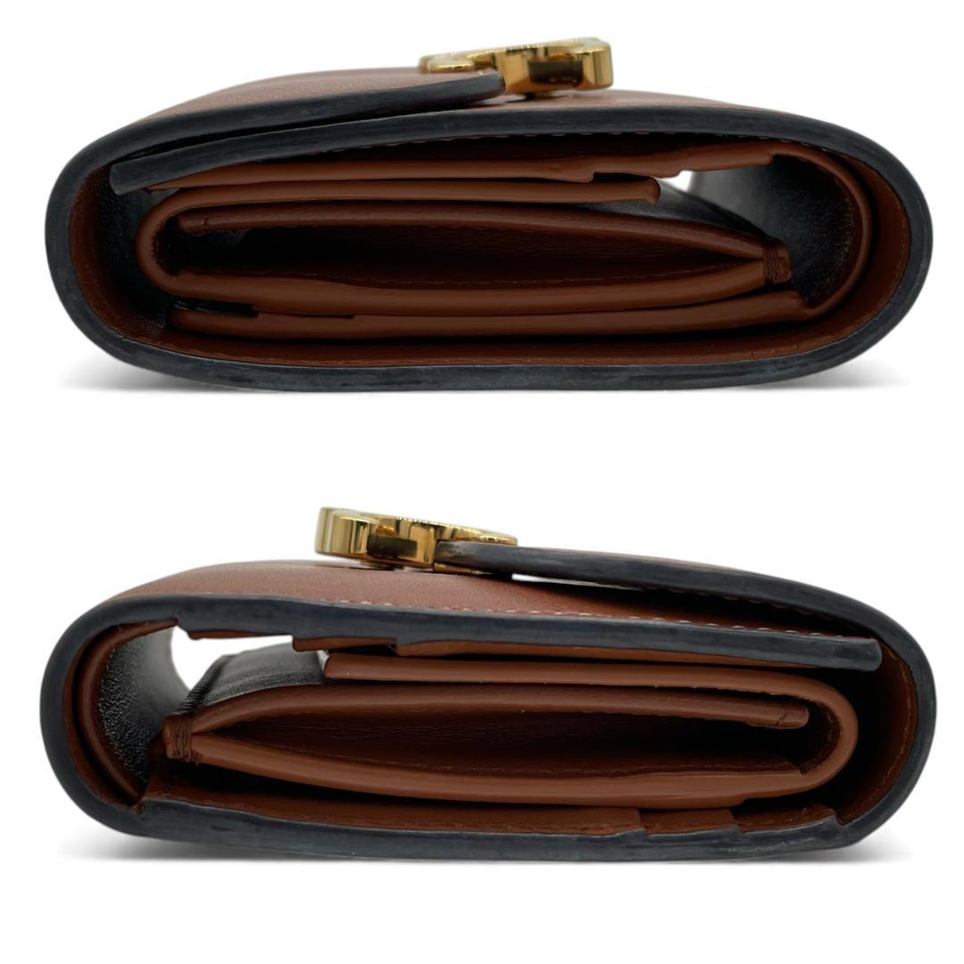 【新品同様】セリーヌ 三つ折り財布 スモールフラップウォレット トリオンフ