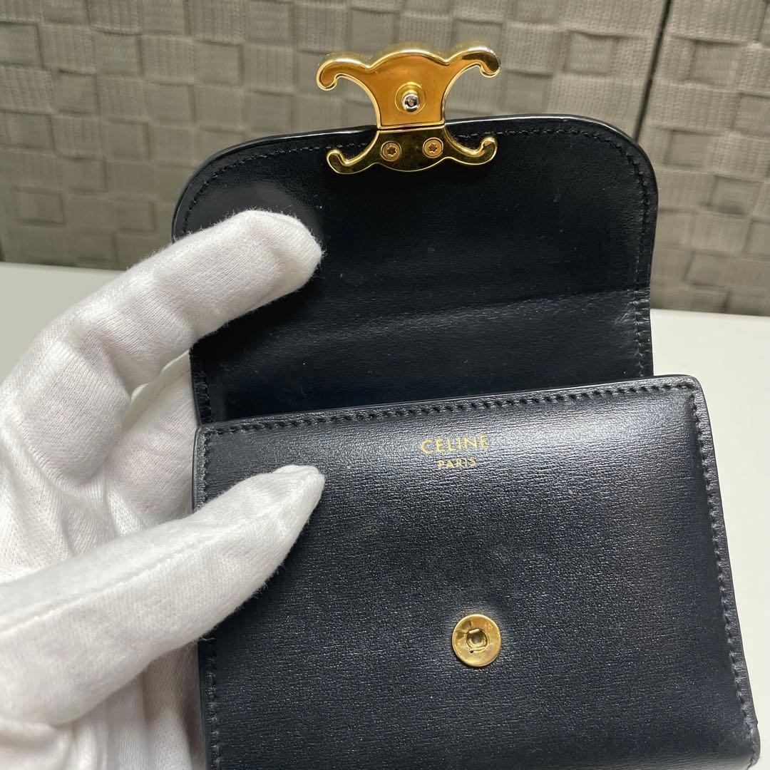 R*♡様 CELINE トリオンフ　ブラック　三つ折り財布 ゴールドロゴ