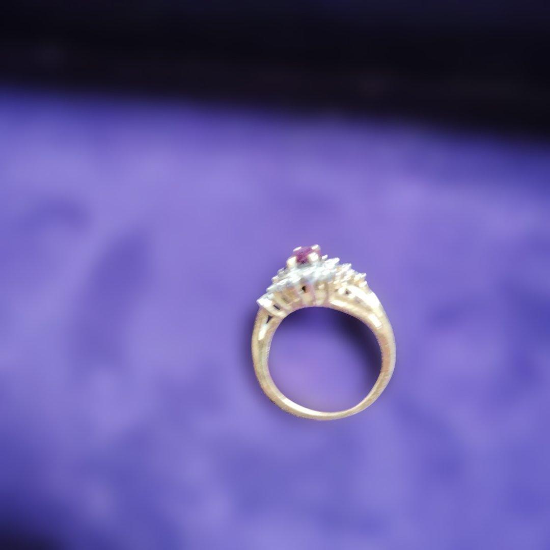 紫色の中心石 花デザインリング