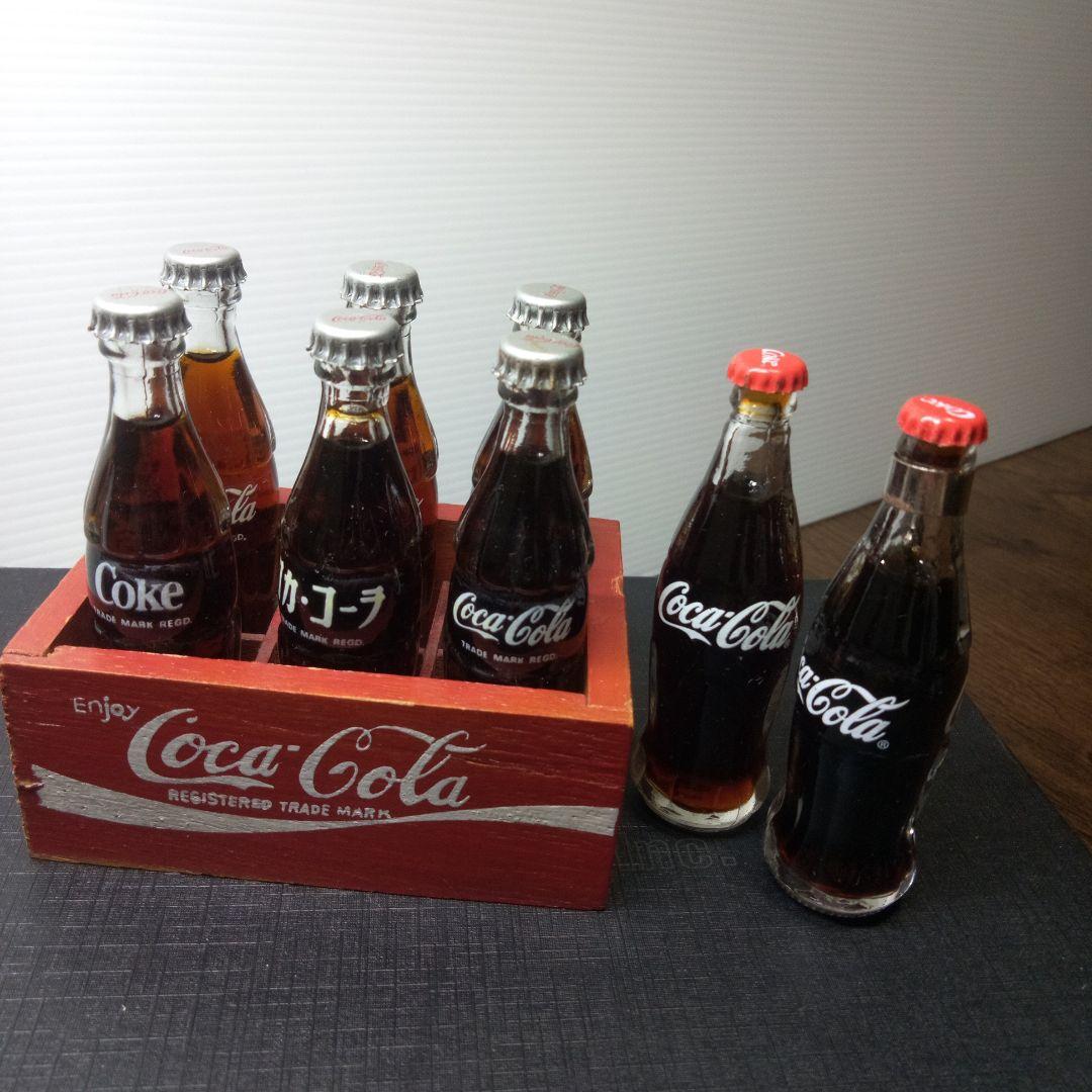 愛　激レア希少品コカ・コーラミニチュアボトル　液体入りガラス瓶8本ケース付