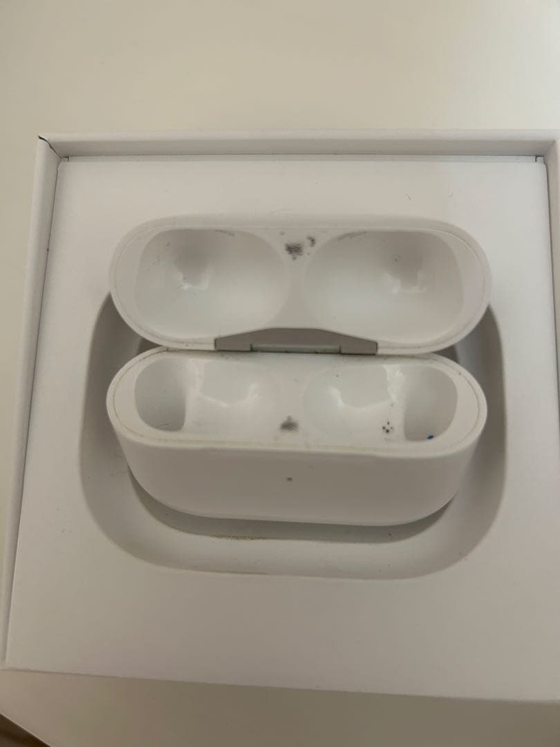 Apple AirPods Pro第二世代 本体 充電ケース付き