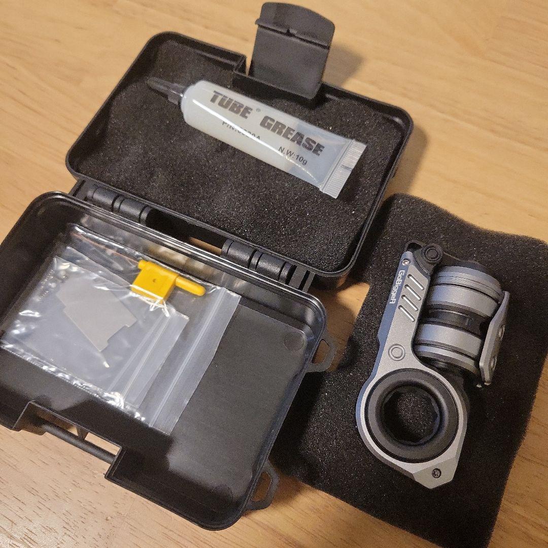 GoBiggeR Sinian Aluminum シルバー フィジェットトイ