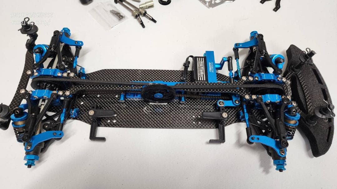 タミヤ　TRF421　STサーボ、スペアパーツ付