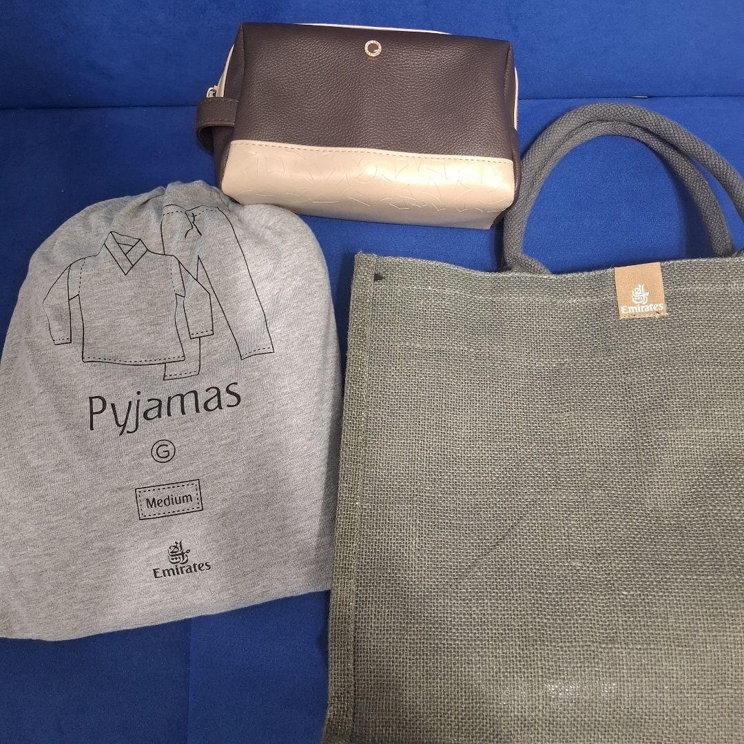 【未開封】エミレーツ航空　ファーストクラス　メンズアメニティ　パジャマ　バッグ