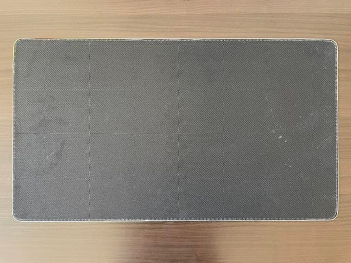 Blood for Bones Seb McKinnon プレイマット 新品