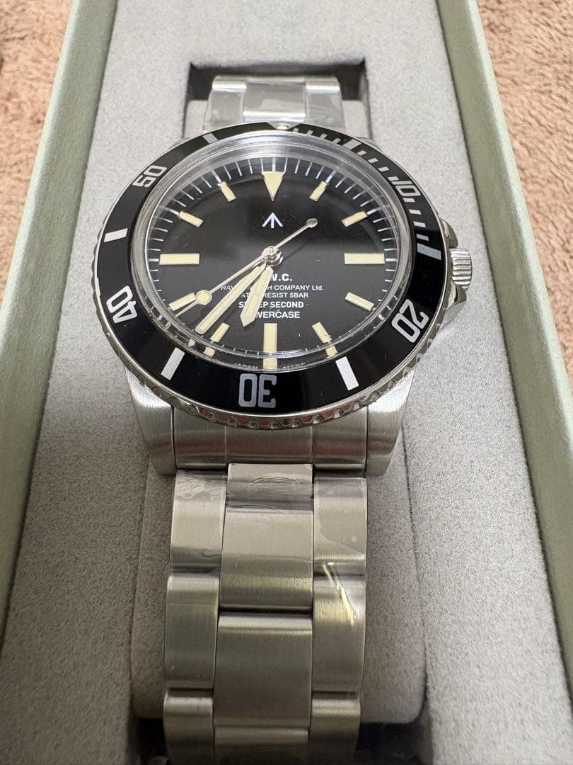 【美品】ナバルウォッチ スウィープセコンド クォーツ 腕時計
