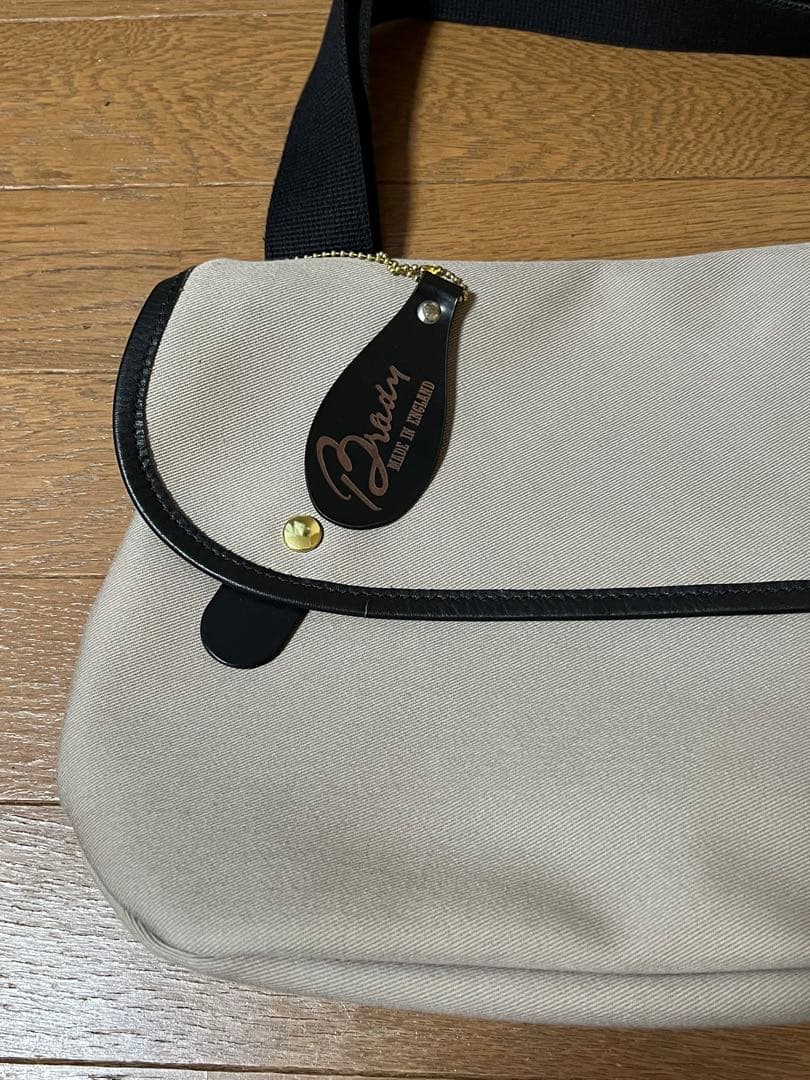 専用 Brady ブレディ AVON エイボン ショルダーバッグ　グレイッシ