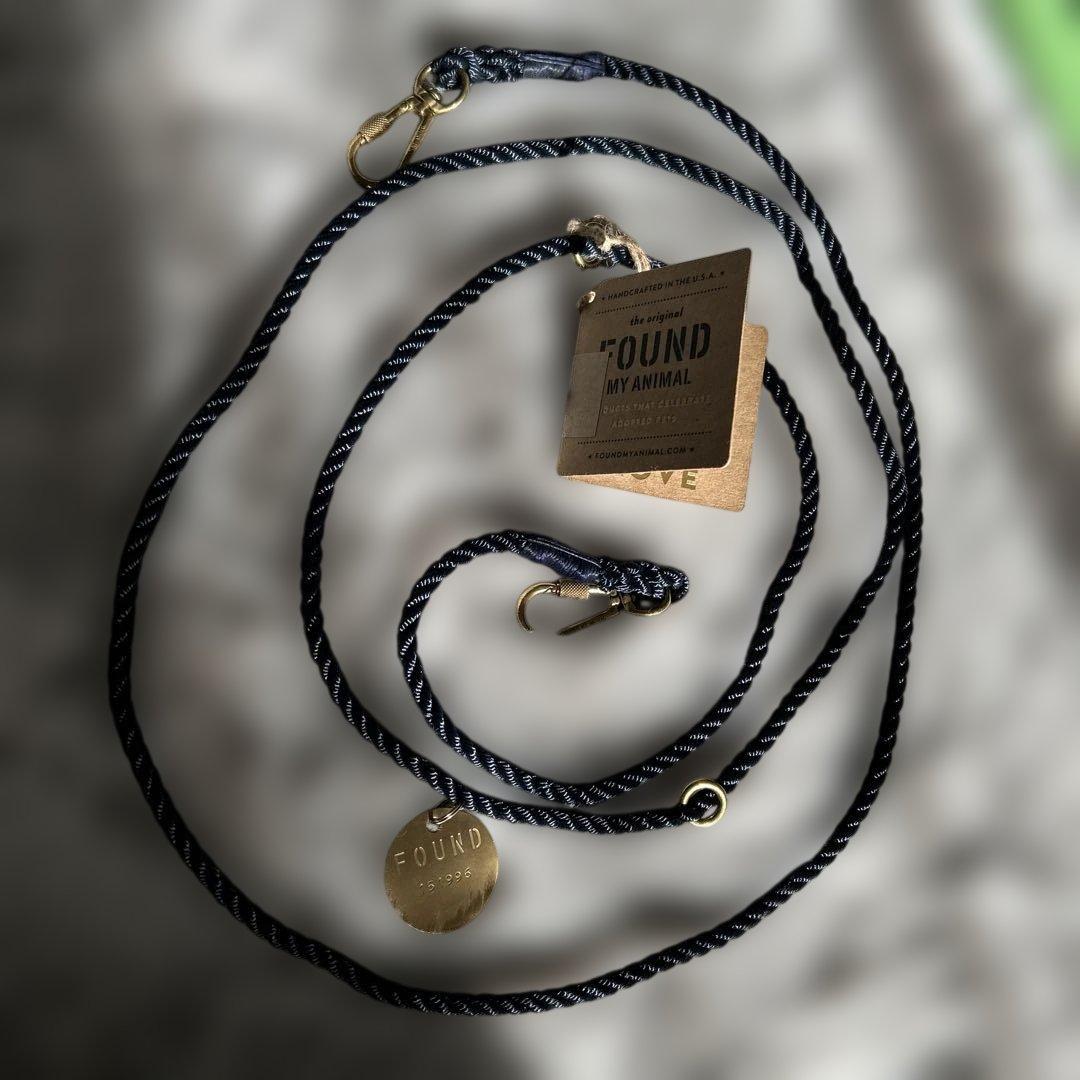 未使用ファウンドマイアニマル　アジャスタブルリーシュ(リード) ネイビーSサイズ
