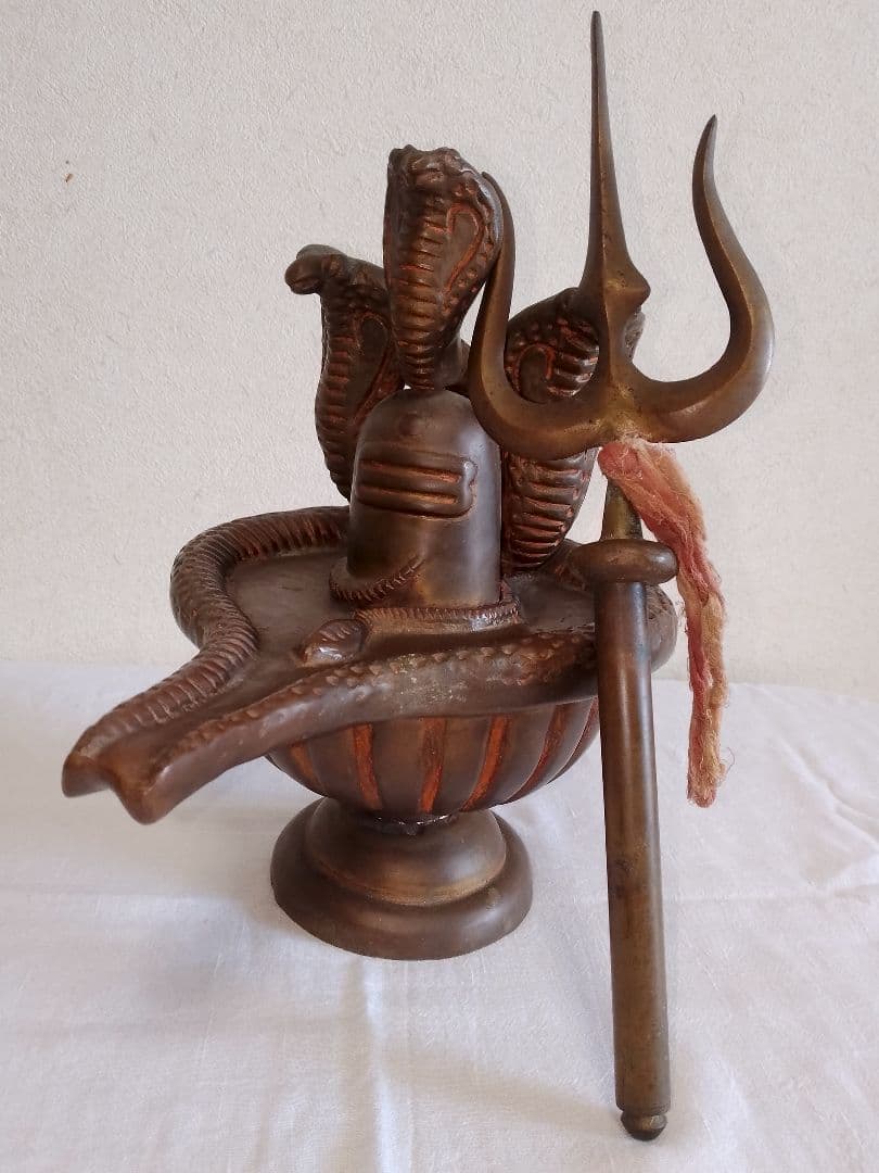 Shiva Lingam and Trishul シヴァ インド