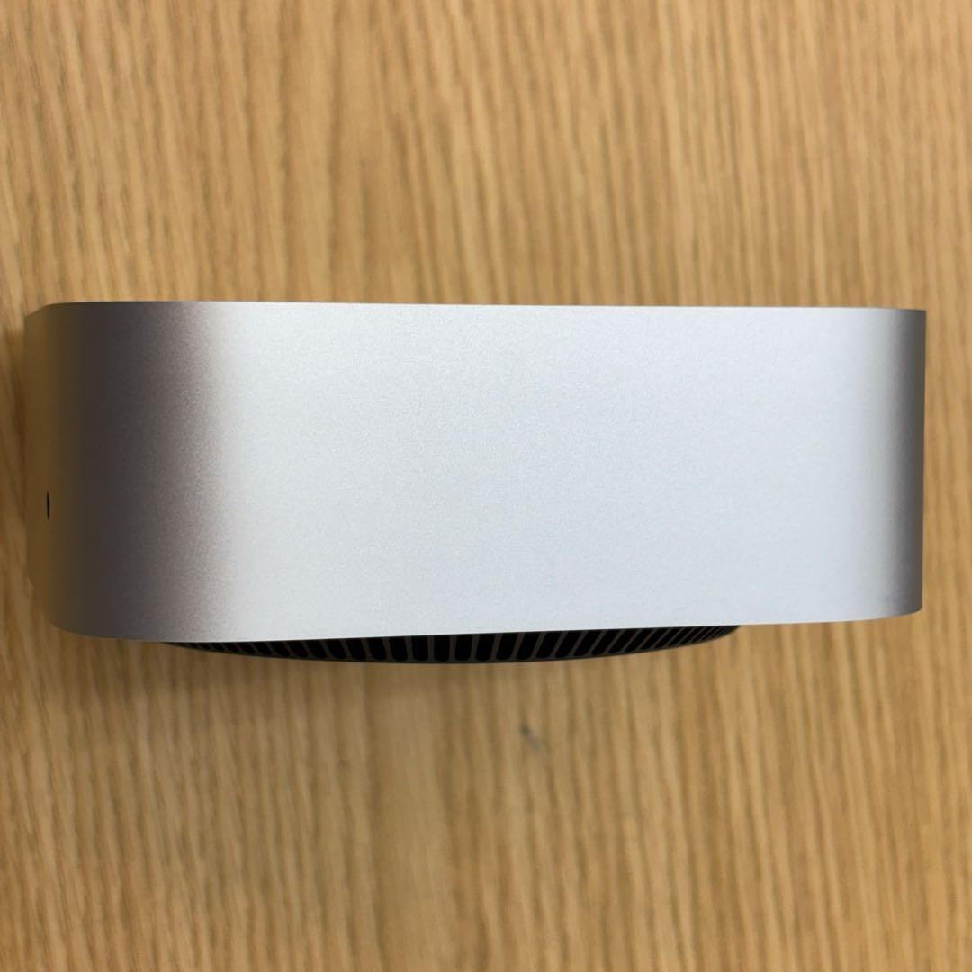 竜*村様 Mac mini m4 256GB 16G 純正キーボード・トラックパ