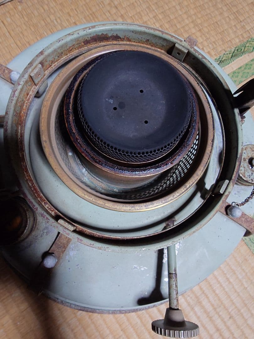 まだまだ現役使用中アラジン石油ストーブ。