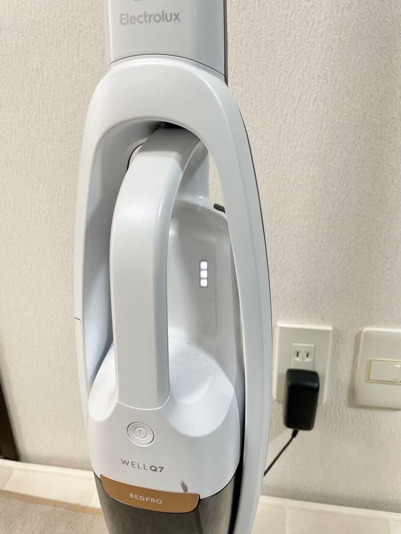 【値下げ！】エレクロトラックス コードレスクリーナー(Well Q7)