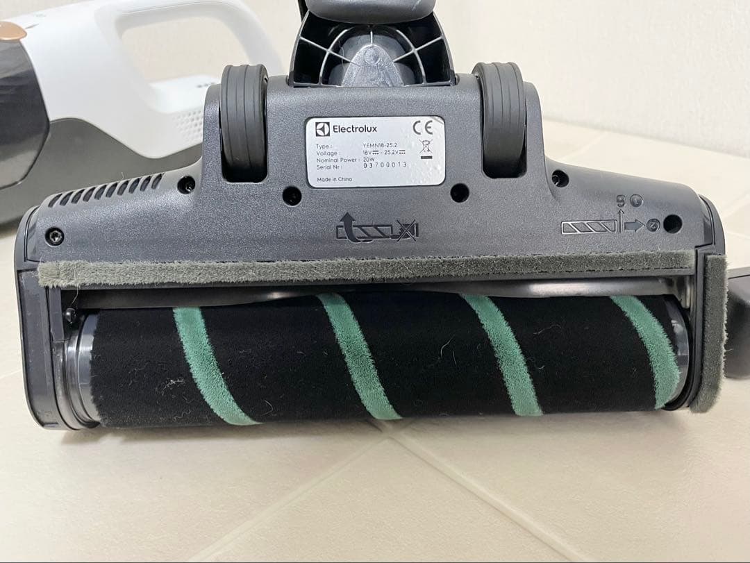 【値下げ！】エレクロトラックス コードレスクリーナー(Well Q7)