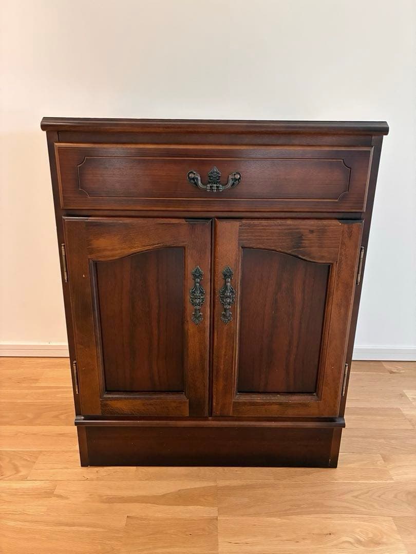 週末限定SALE⭐︎カリモク　コロニアルキャビネット