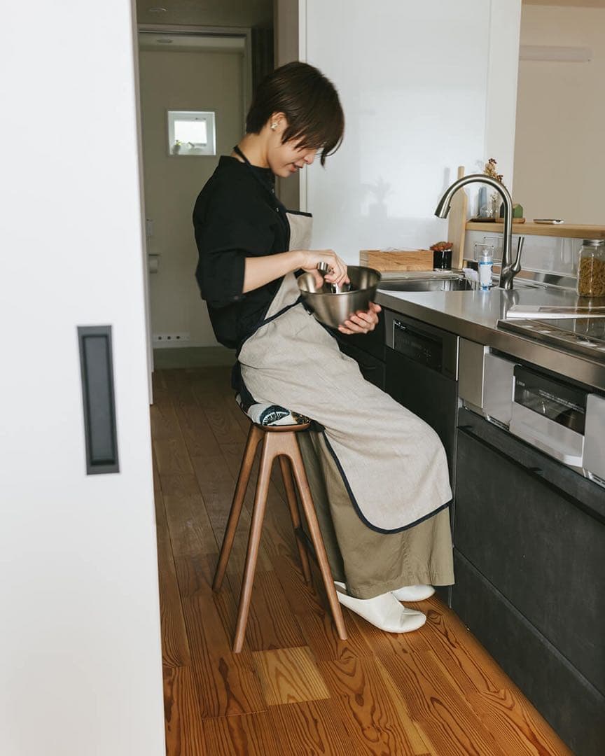 キッチンスツールBR H630＋ミナ ペルホネン　タンバリン　マスタード