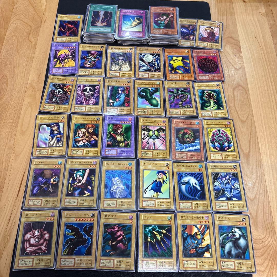 遊戯王　初期カード　200枚以上まとめ売り　絶版グッズ付き