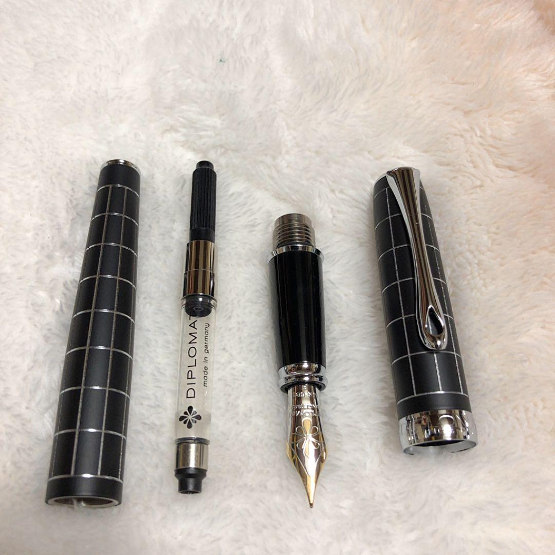 ☆廃番 新品 ディプロマット 万年筆 ローム ギロシェ ラピスブラック ニブF☆