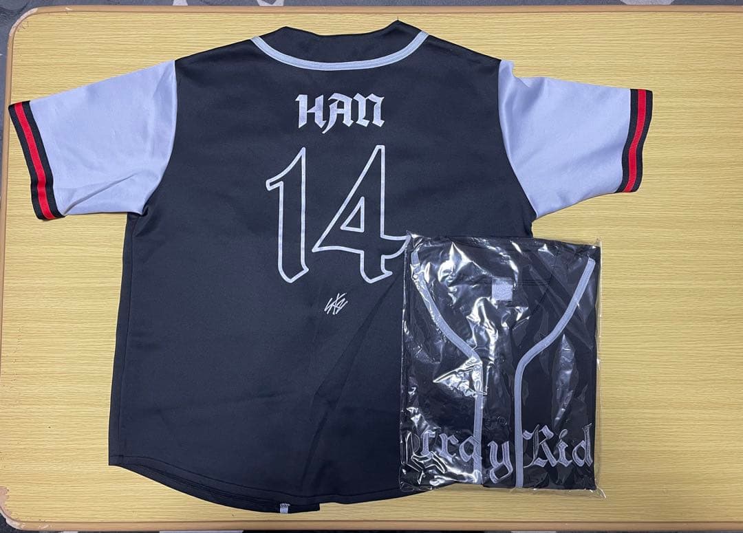 Stray Kids HAN 14 ユニフォームシャツ