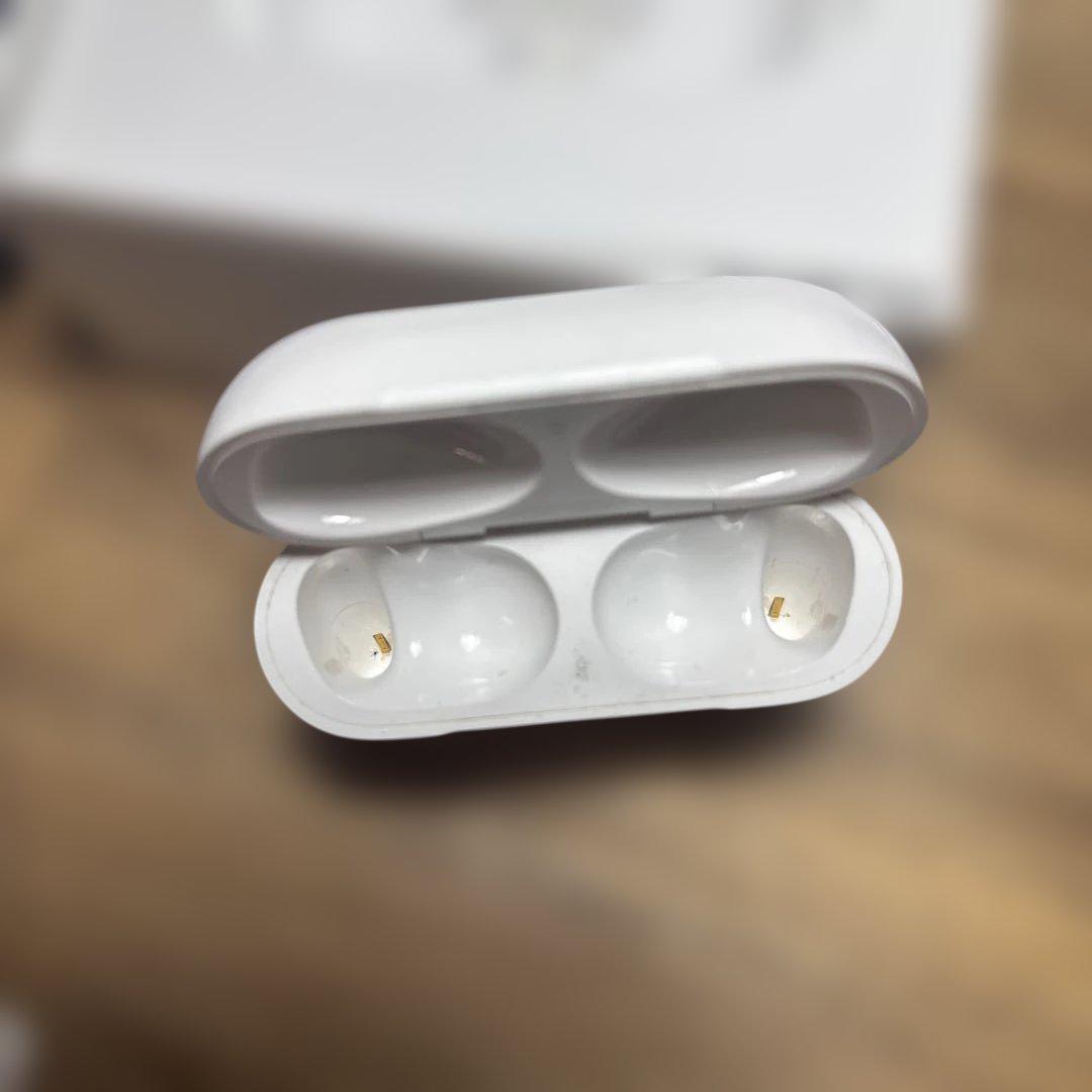 s*i様 AirPods Pro 第2世代 ライトニングタイプ