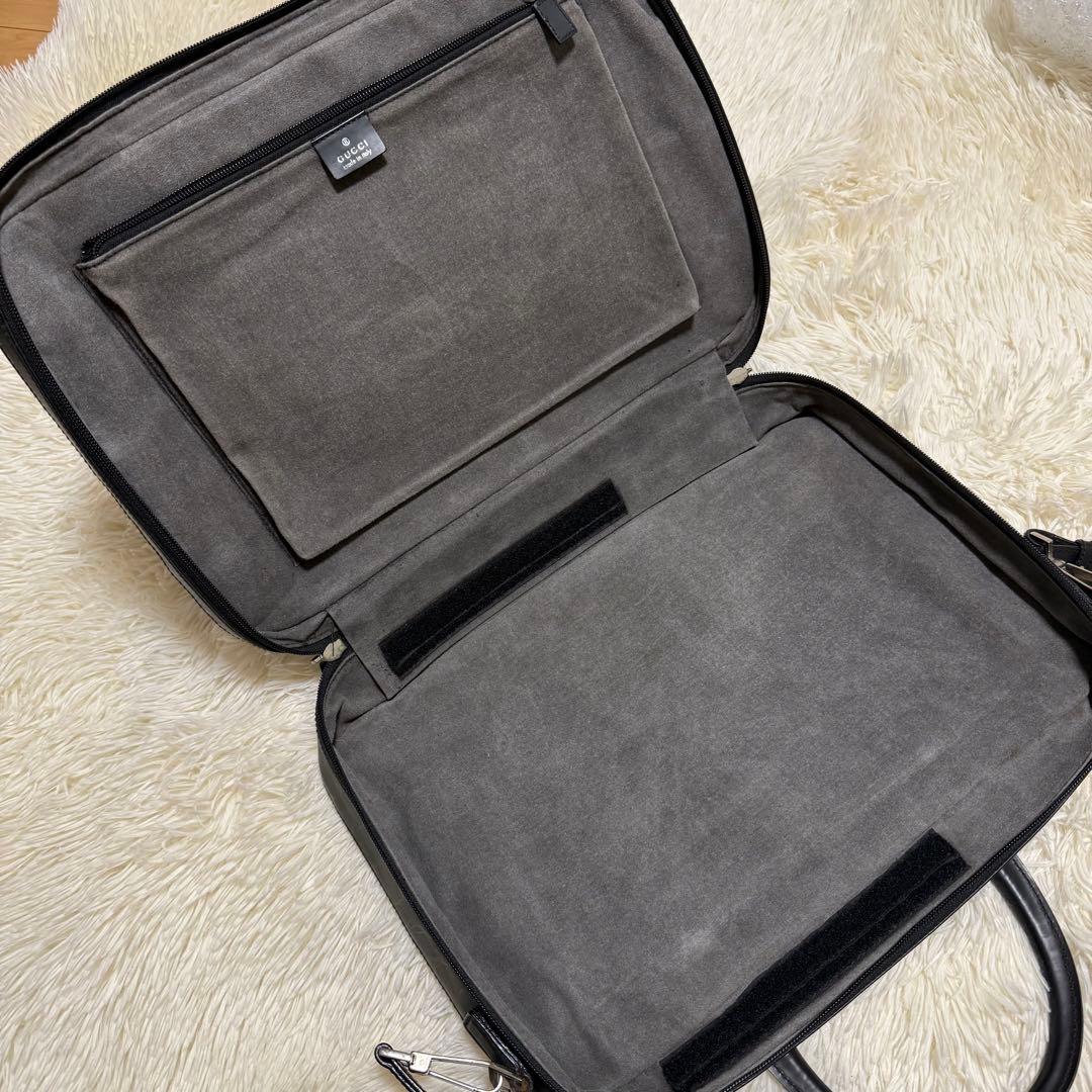 GUCCI　グッチ　ビジネスバッグ　ブラック　GG柄　2way