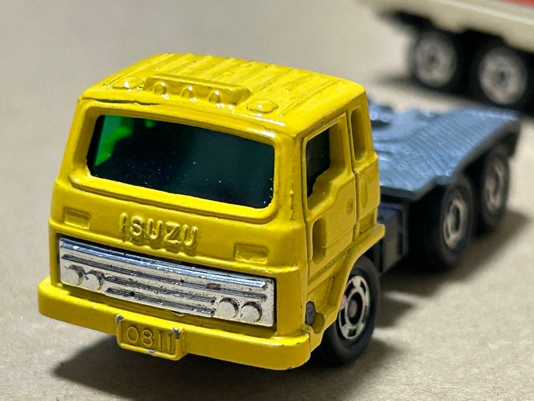 ロングトミカ いすゞ V12 ウイングルーフトレーラー 黄ヘッド