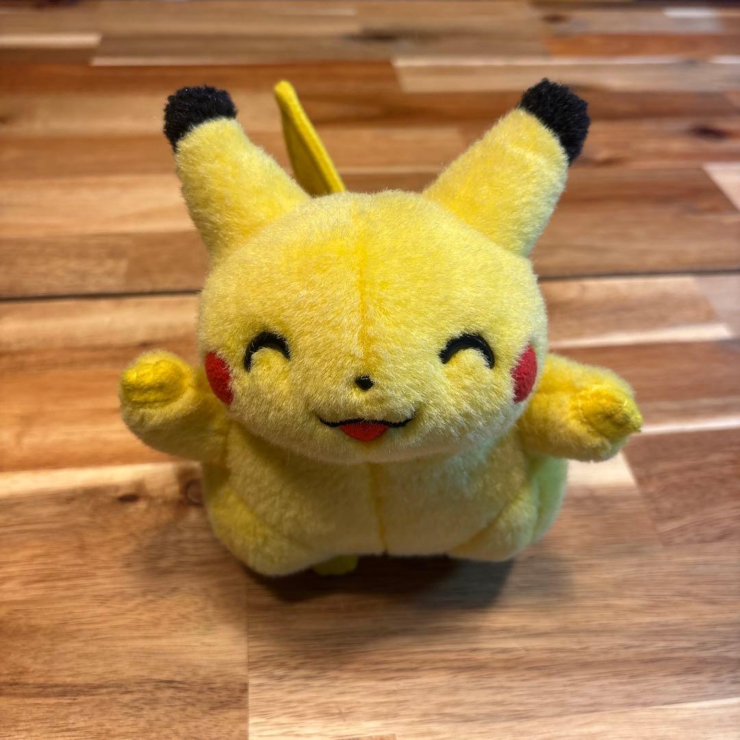 初期 ピカチュウ ぬいぐるみ　にっこり　TOMY トミー