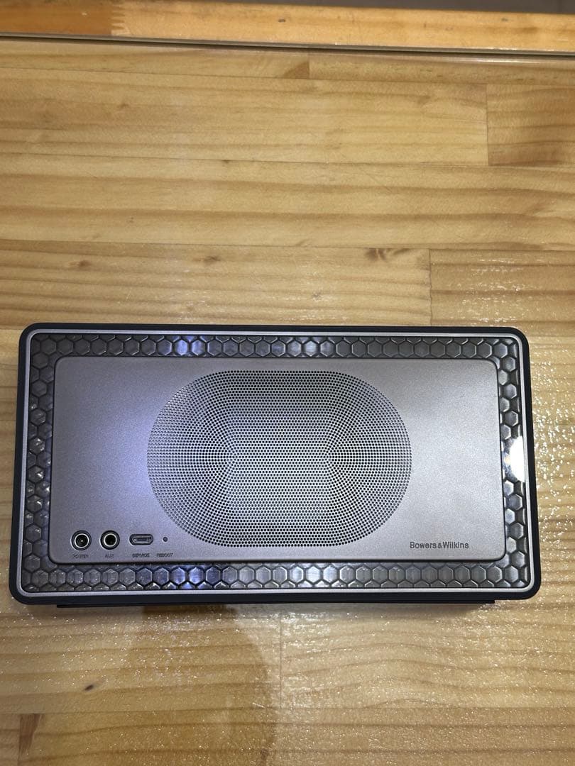 Bowers&Wilkins T7 Bluetoothスピーカー