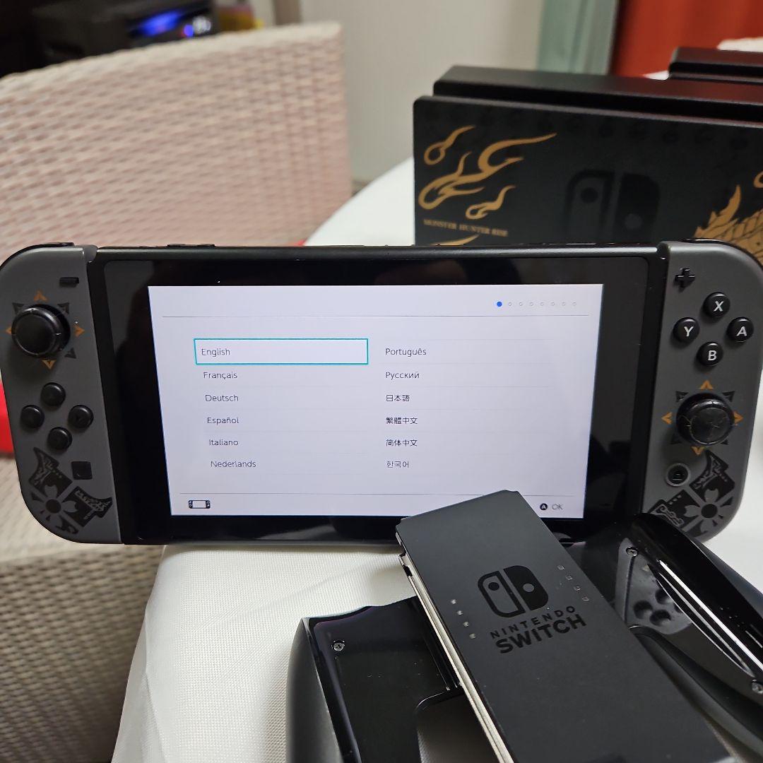 【モンハン仕様他】Nintendo Switch 2台セット　スイッチ2台他色々