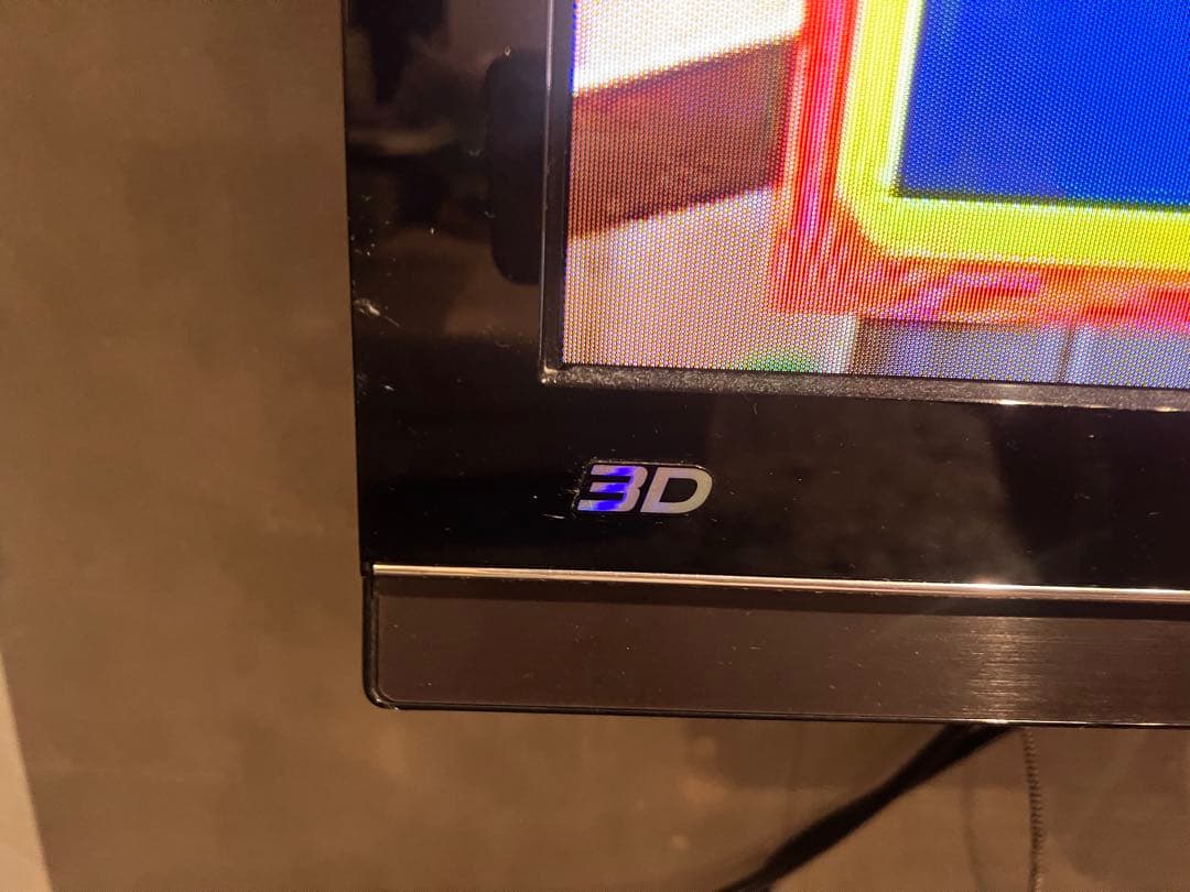 (送料込み)シャープ　70インチワイド　大画面 壁掛け式 液晶テレビ