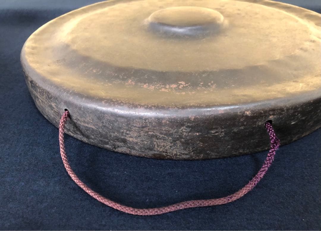 《R》茶道具 銅鑼 ドラ 撥 吊鎖付 銅羅 鳴物 仏具　260108き1