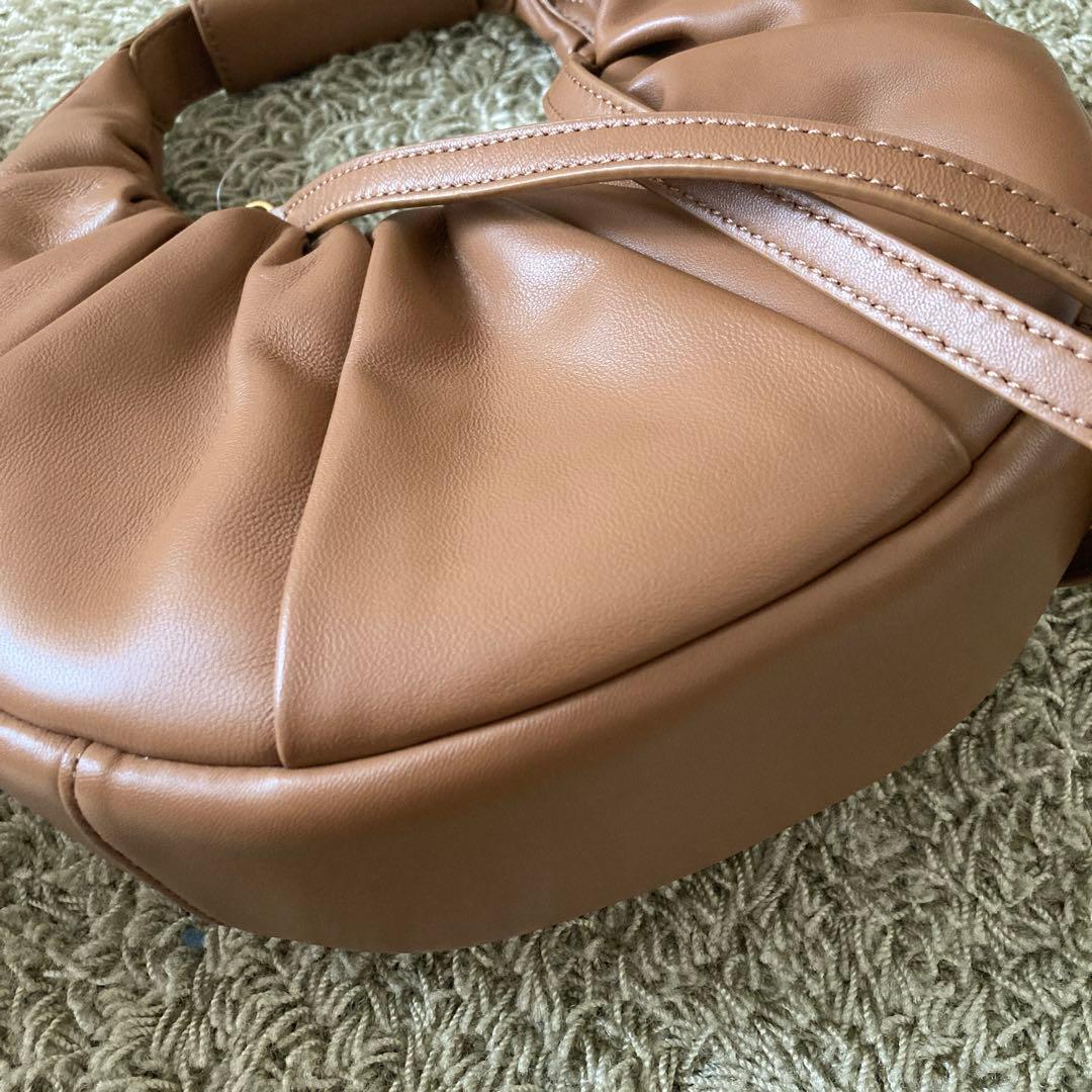 な*ん様 ドゥーズィエムクラス　ムーンバッグ　スタウド